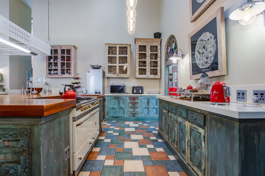 5 Bedroom Property for Sale in Winelands Western Cape